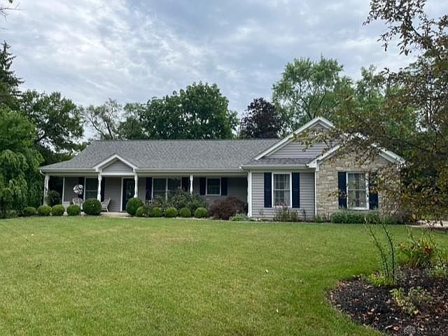 1st image of 110 Lyons Dr