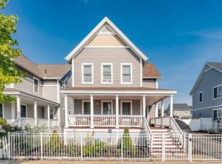 323 Elm St, Holyoke, MA 01040