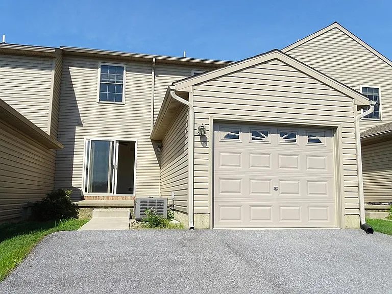 74 Gable Dr — Photo 17