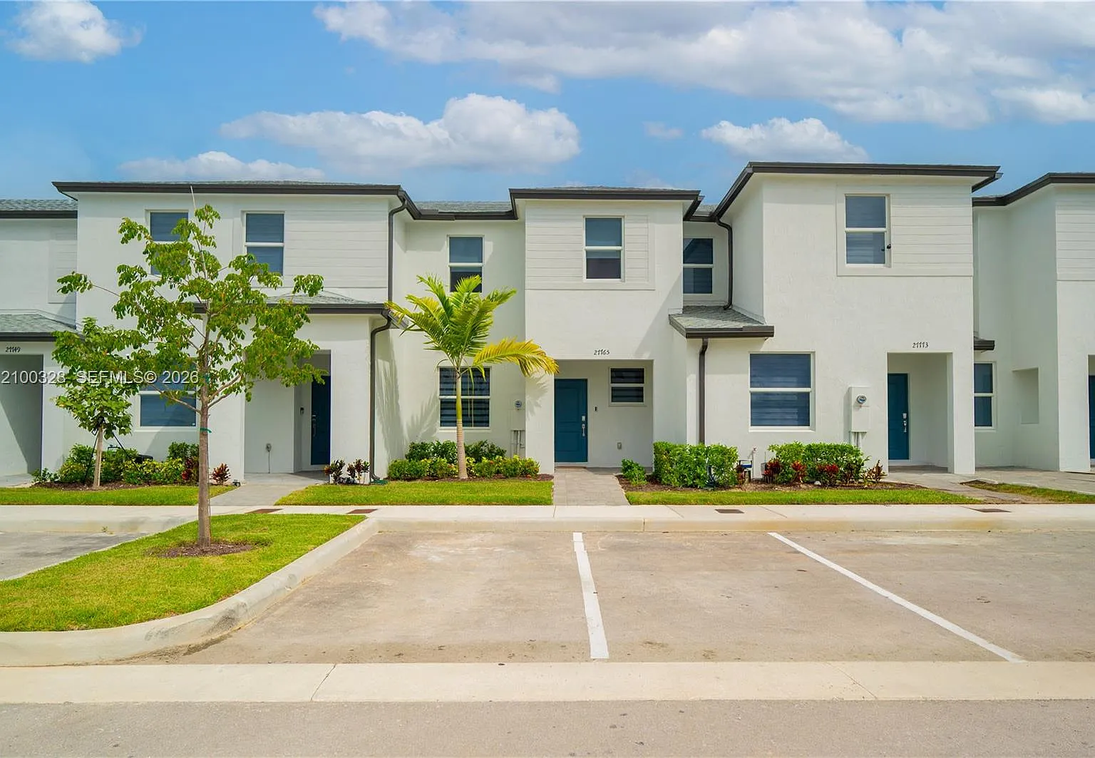 3 bed, 2.5 bath, 1446 sqft, $2,800 — Photo 1