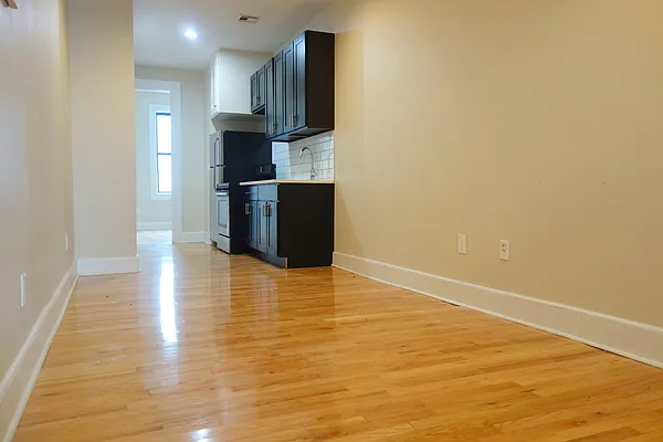 Rented by Rennit Inc. | media 28