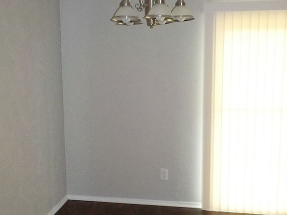 5th image of 3210 Elm Dr