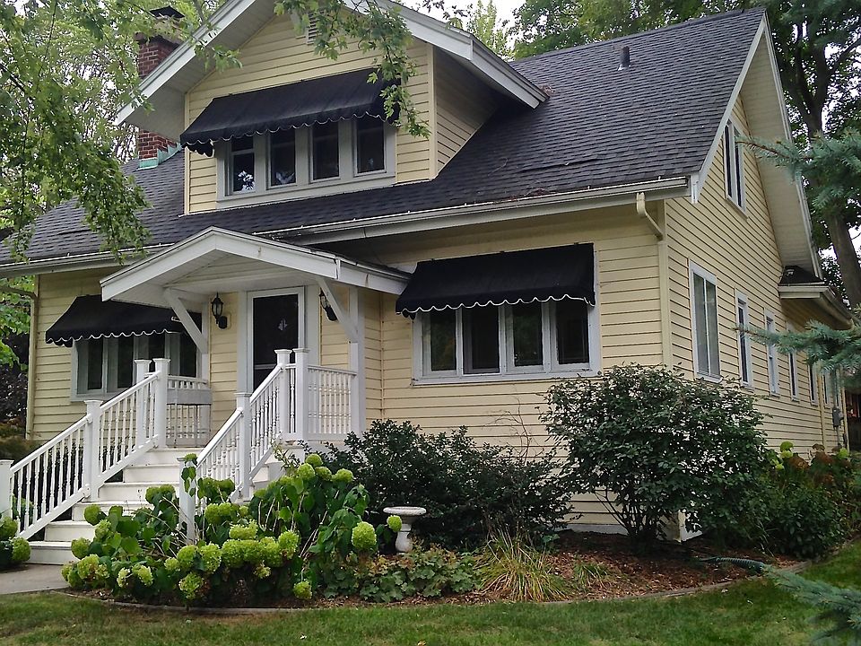 1st image of 855 Lakeside Dr SE