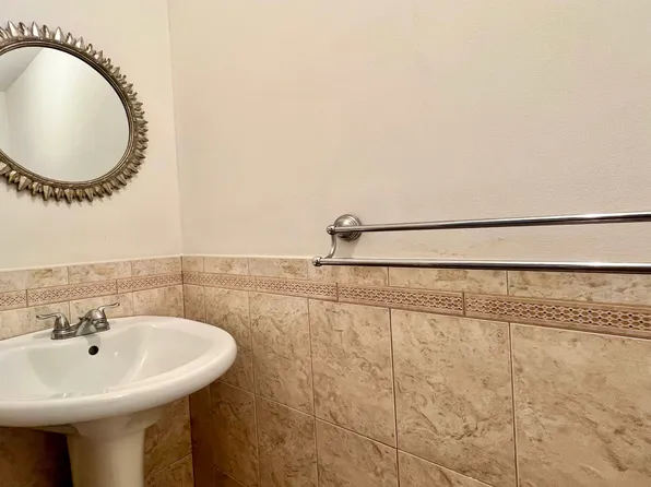 1111 River Road image 11 of 12