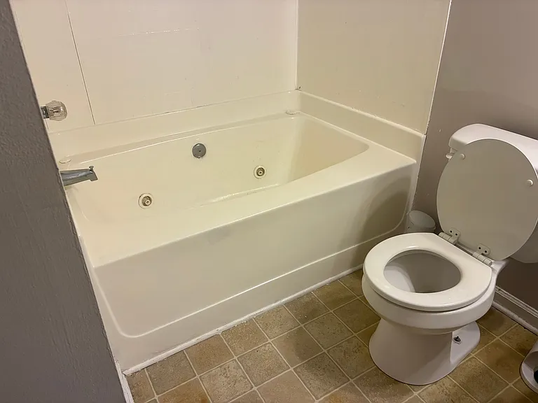 6433 Wellington Chase Ct — Photo 3