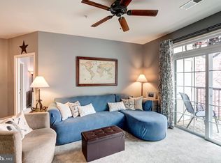 21228 McFadden Sq UNIT 211, Sterling, VA 20165