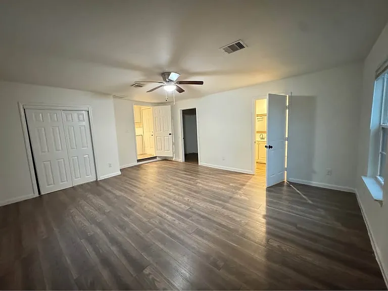 122 Oak St — Photo 12