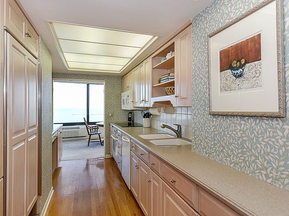 5th image of 155 N Harbor Dr #2608-09