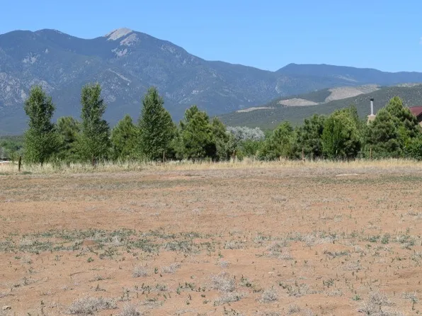 Camino Anglada, Taos, NM 87571