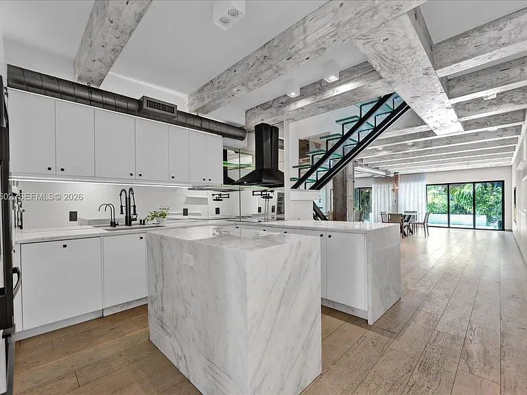 6011 N Bayshore Dr #8-D — Photo 6