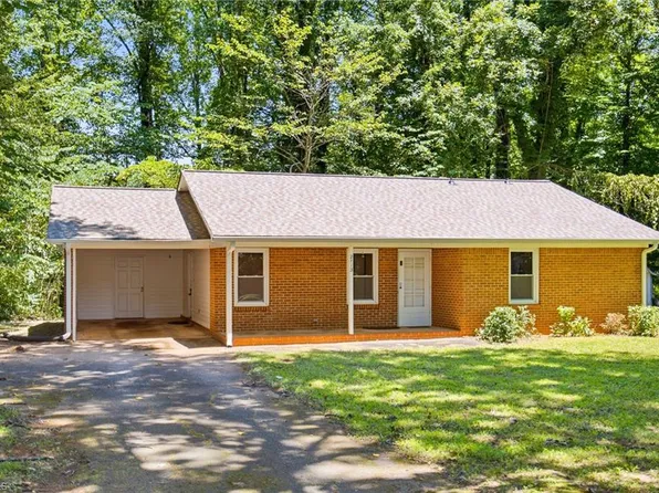 2113 Brookhurst St, Winston Salem, NC 27106