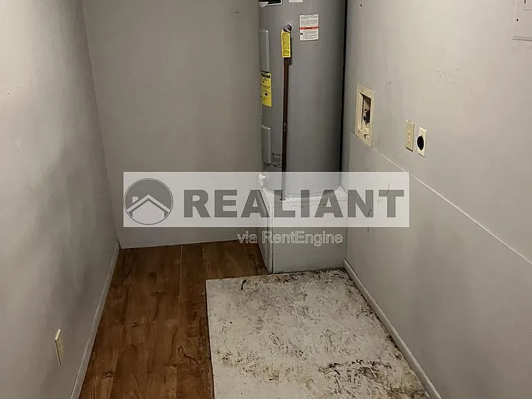406 Amhurst Dr — Photo 12