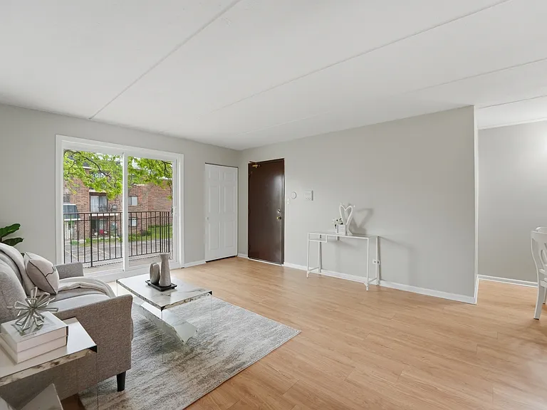 5513 Chateau Dr #4 — Photo 4