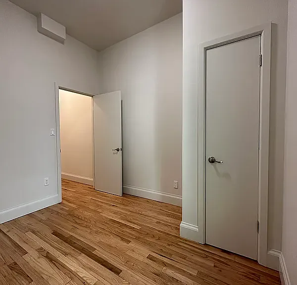 313 W 54th St #1RE — Photo 10