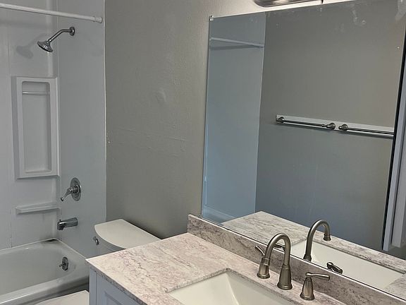 4th image of 409 S 20th Ave APT D
