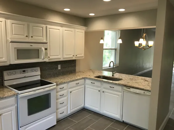 10 Shamrock Way, Oldsmar, FL 34677