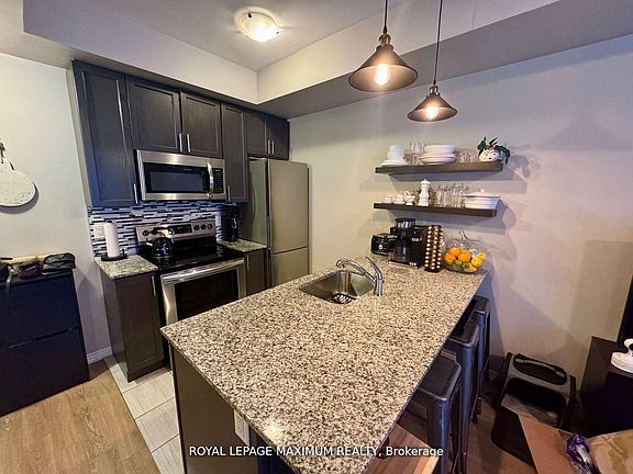3rd image of 30 Fieldway Rd Unit 92