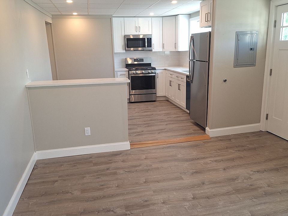 2nd image of 15 Cedar St APT 1