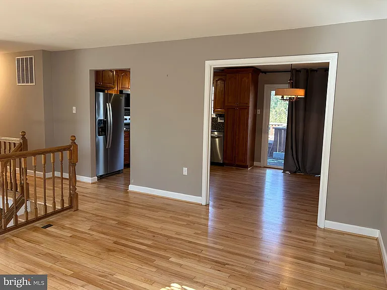 15006 Nebraska Ln — Photo 10