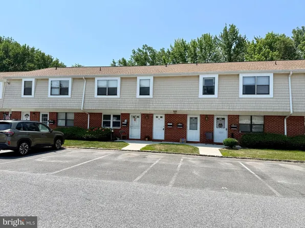 909 Silver Ct, Hamilton, NJ 08690