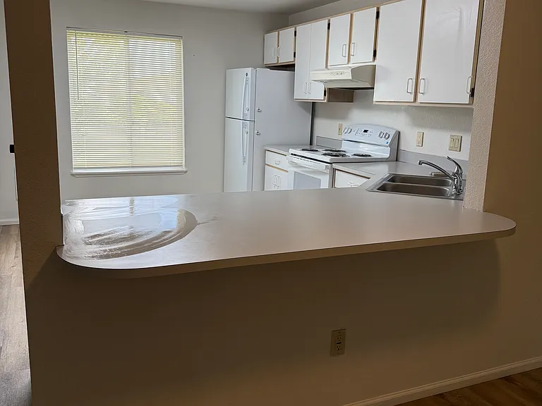 910 N 34th Ave #B — Photo 4