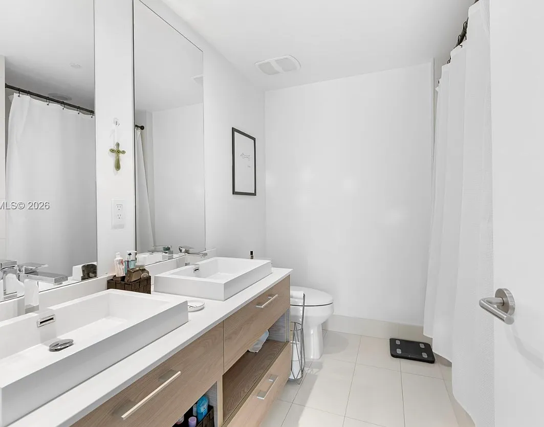 2 bed, 868 sqft, $4,500 — Photo 4