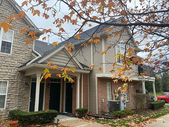 3rd image of 49087 W Woods Dr