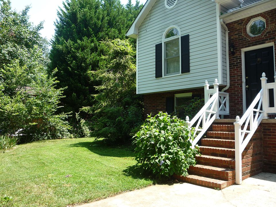 1st image of 3332 Peachtree Pl