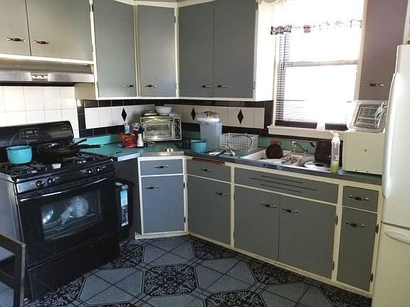 5th image of 3222 W 64th Pl