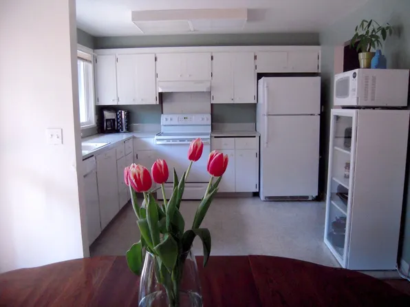 8960 SW Barnes Rd, Portland, OR 97225