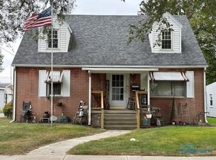 614 Carnahan Ave, Findlay, OH 45840