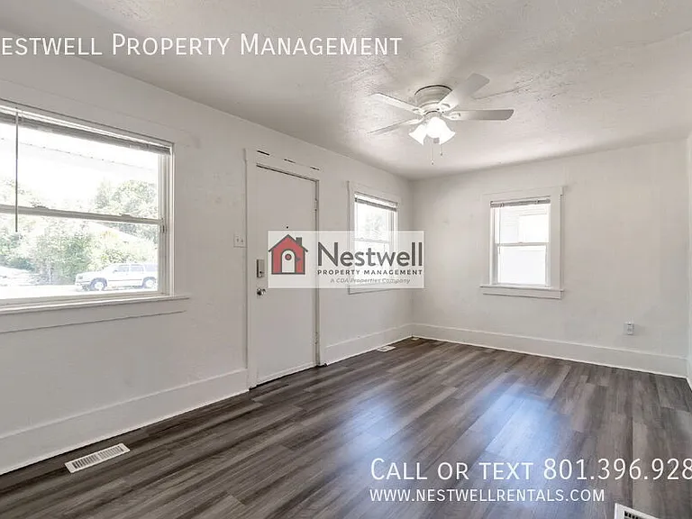 2308 S Green St — Photo 10