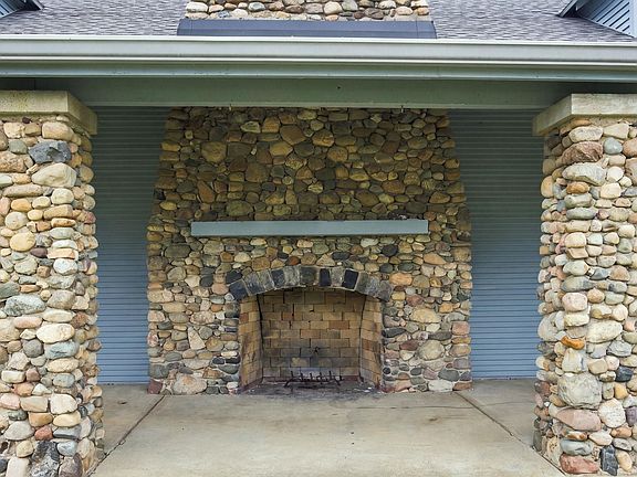 3rd image of 7110 Goldsberry Rd