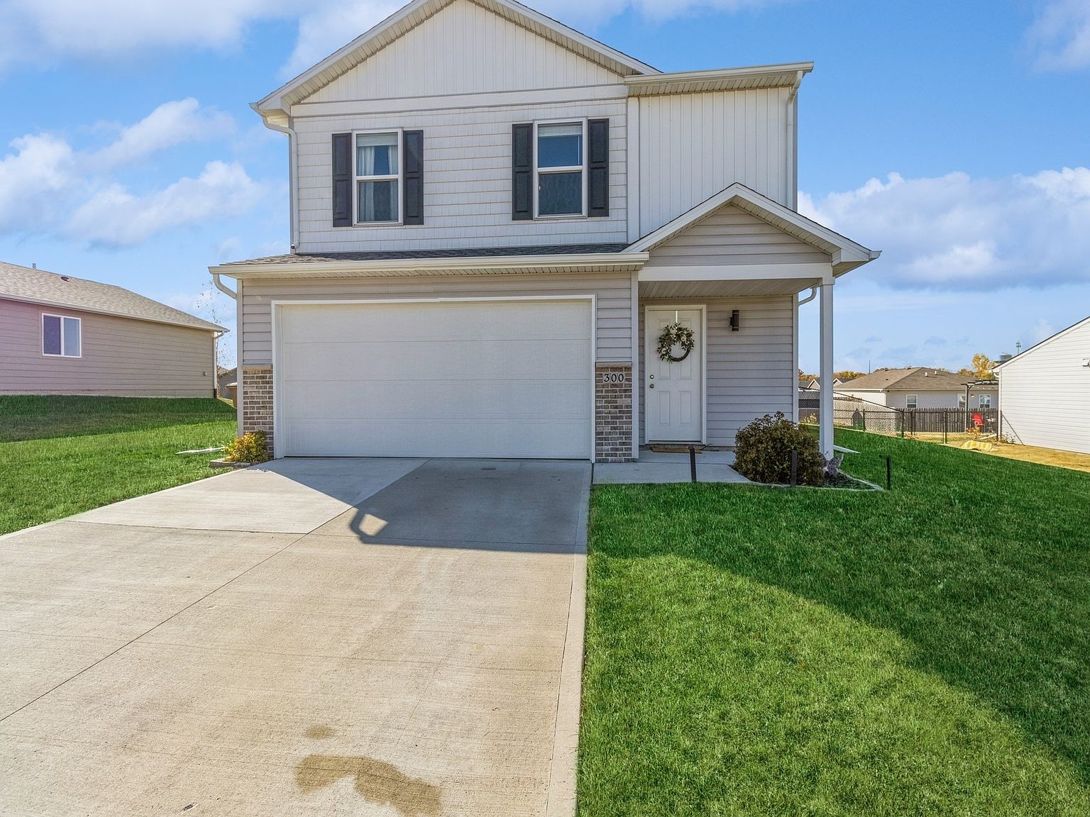 300 Hillside Dr, Pleasant Hill, IA 50327 | Zillow