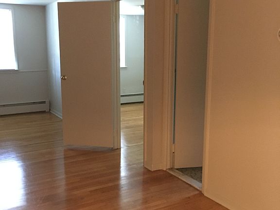 5th image of 96 Mount Bethel Rd APT 1A