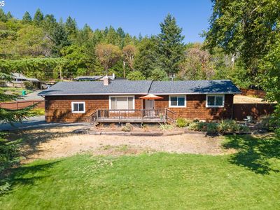 450 Crestview Loop, Grants Pass, OR, 97527