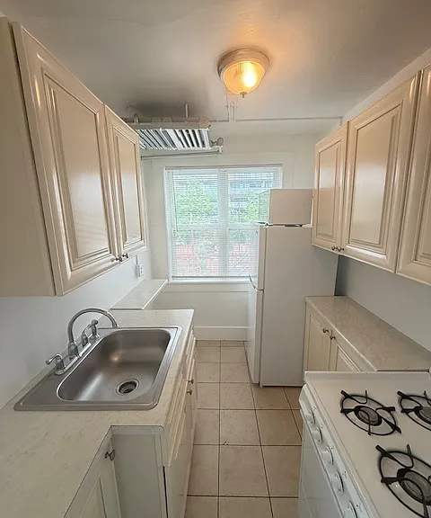23 N Wahsatch Ave #10 — Photo 5