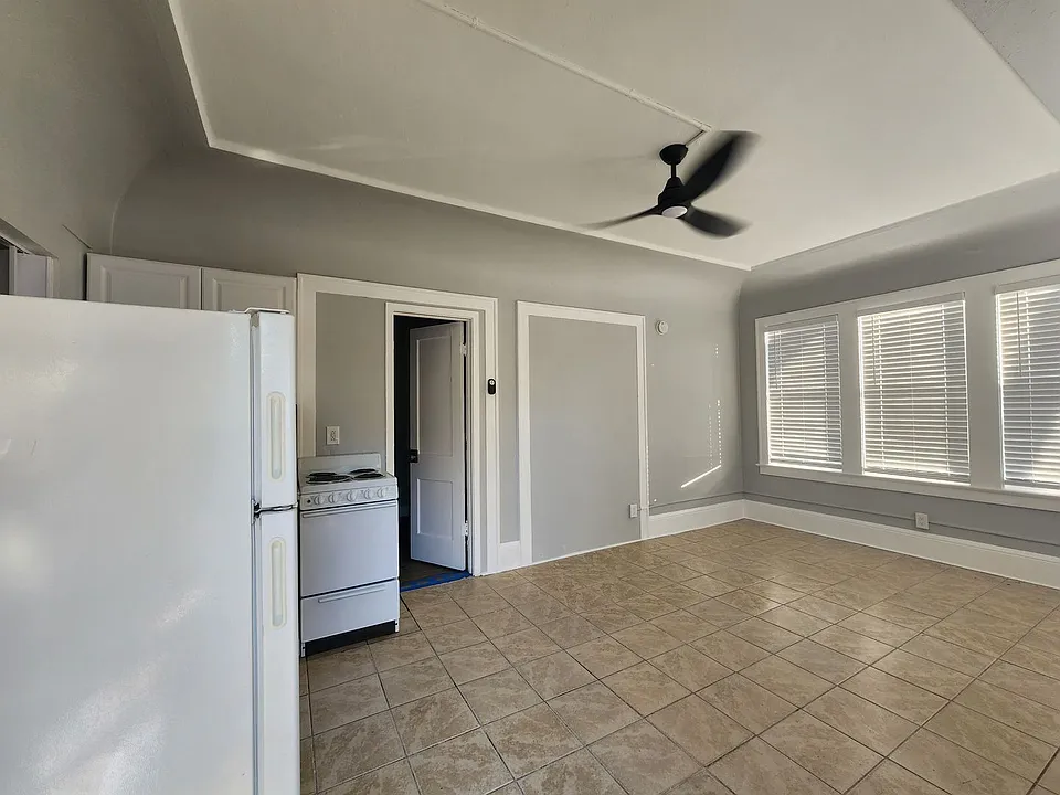 1208 S Ridgewood Ave #2