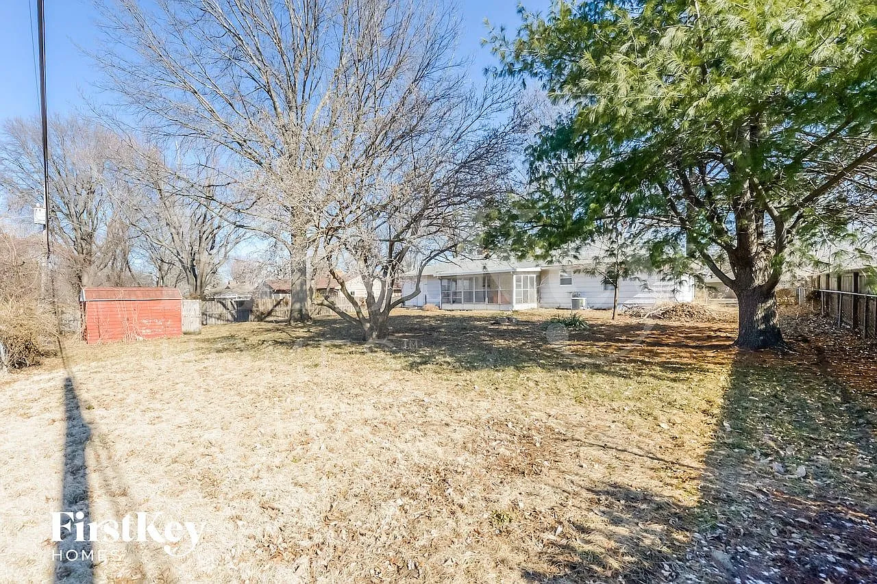 4 bed, 2.0 bath, 1280 sqft, $2,080 — Photo 1