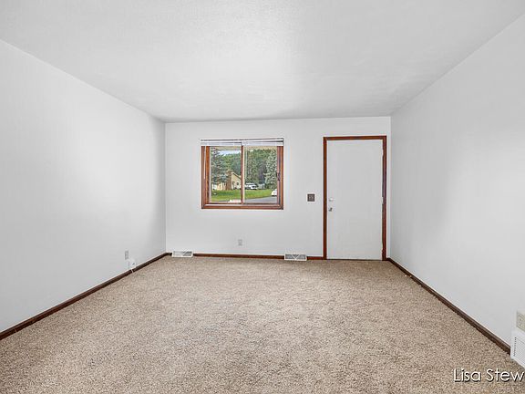 3rd image of 7260 Zinnia Ct SE