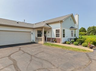 12228 White Tail Ln, Huntley, IL 60142