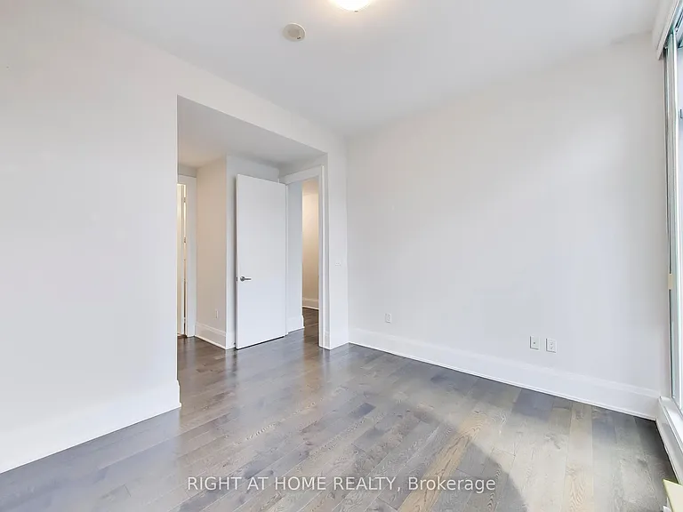 39 Queens Quay E #1126 — Photo 21