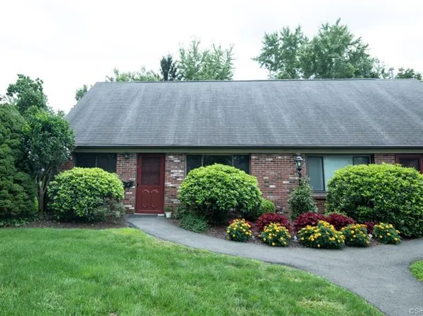 50 Dannys Way #50, Wallingford, CT 06492