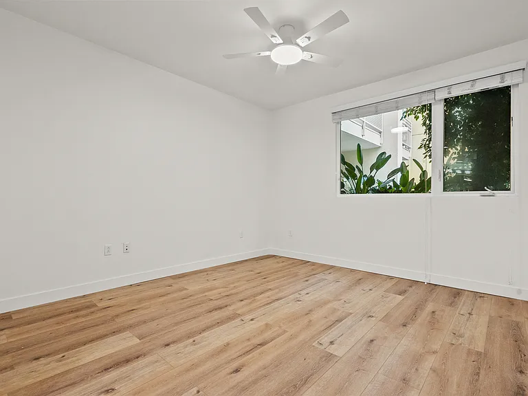 21301 Erwin St #206 — Photo 25
