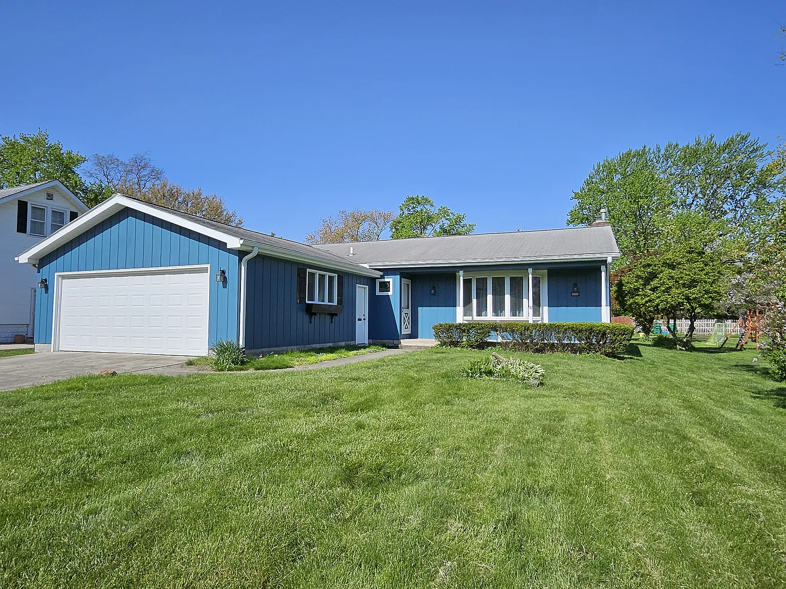 8138 Hohman Ave photo 1