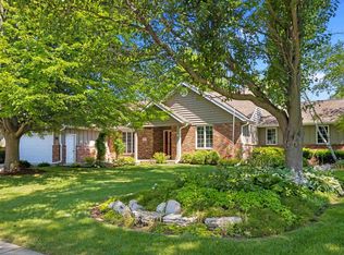 104 Woodcrest Ave, Morton, IL