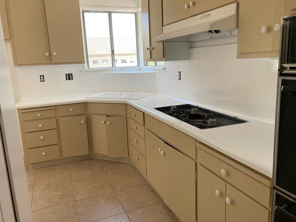 2nd image of 6735 Dos Rios Rd