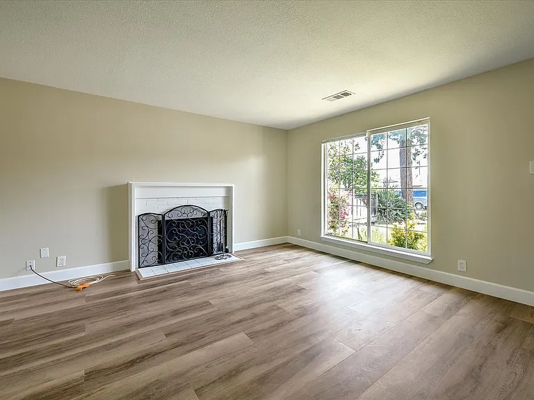1411 Santa Fe Dr — Photo 6