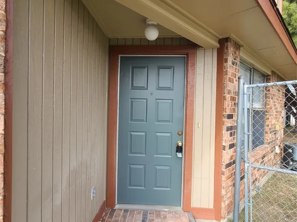 302 W Warrior Trl, Grand Prairie, TX 75052