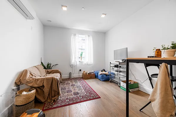 Rented by Maplewood Management | media 25